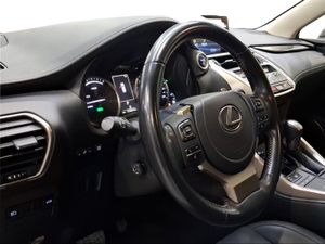 Lexus NX 2.5 300h Premium 2WD  - Foto 17