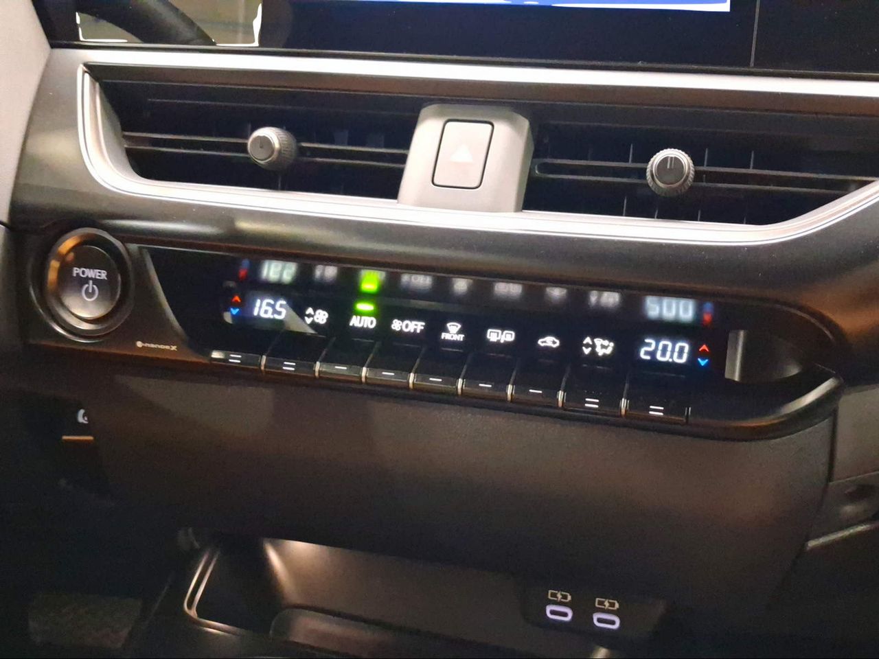 Lexus UX 2.0 300h UX Plus  - Foto 14