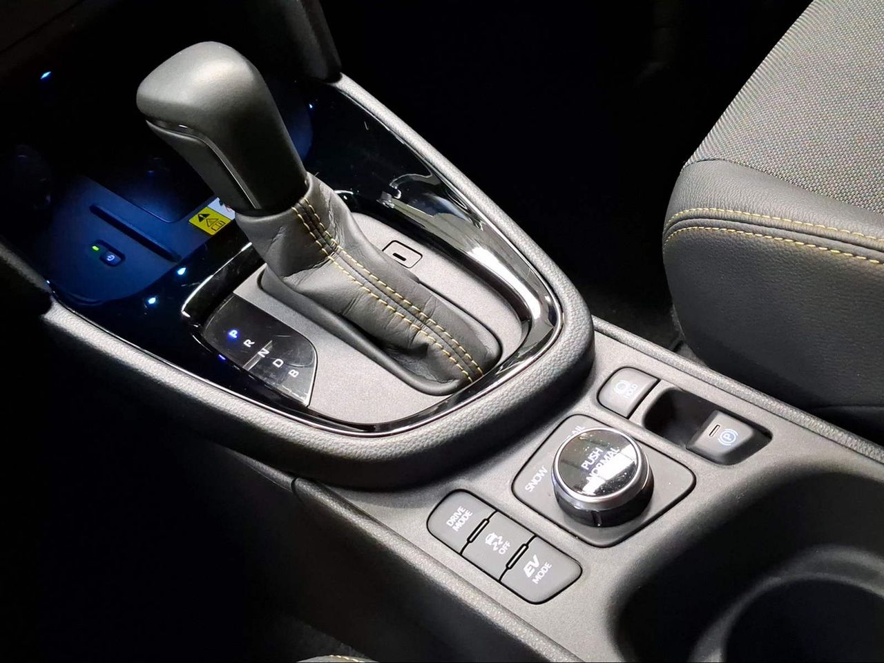 Toyota Yaris Cross 1.5 120H Adventure AWD-i  - Foto 25