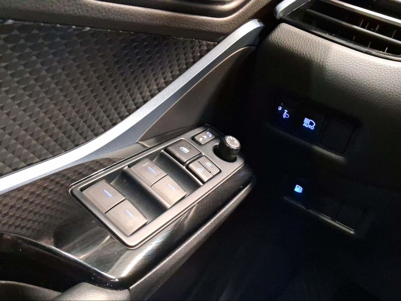 Toyota C-HR 1.8 125H Advance  - Foto 23