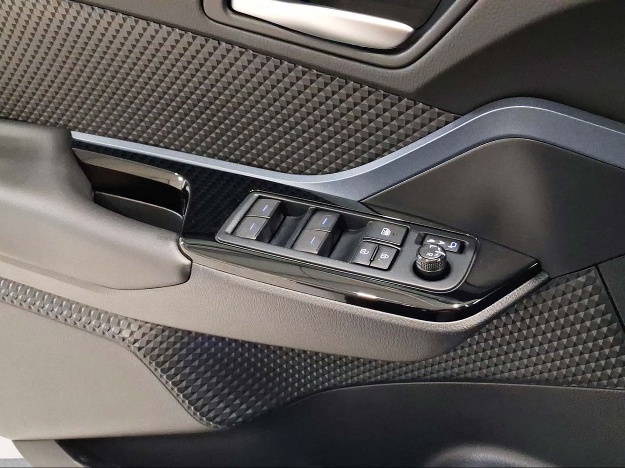 Toyota C-HR 1.8 125H Advance  - Foto 24