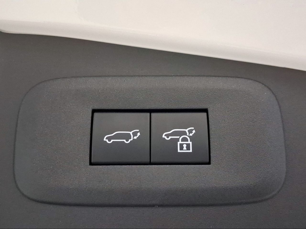 Lexus RZ 300e Executive  - Foto 22