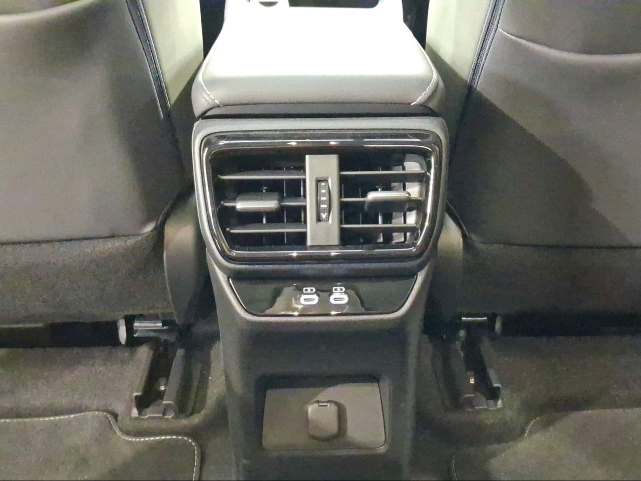 Lexus RZ 300e Executive  - Foto 18