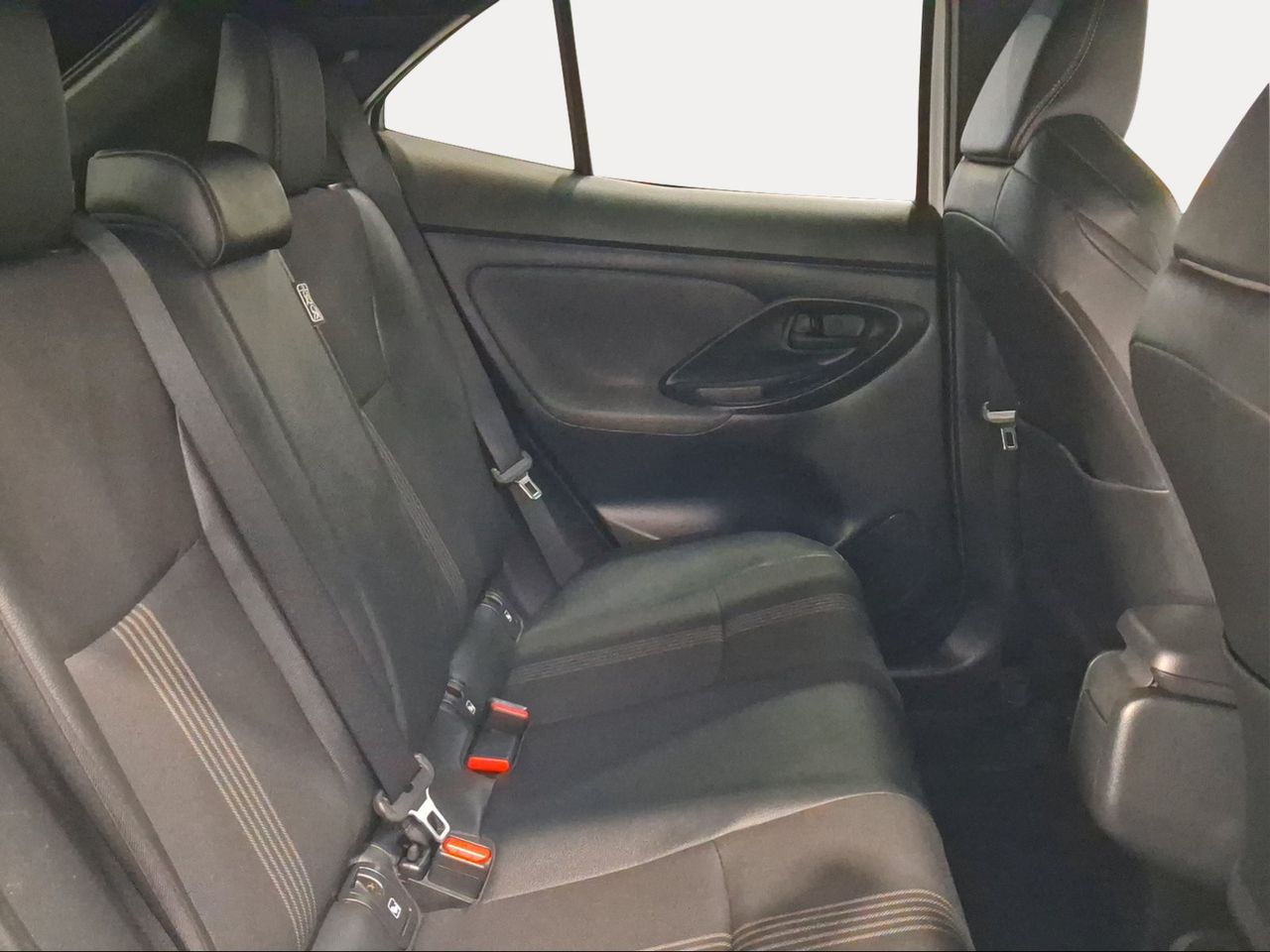 Toyota Yaris Cross 1.5 120H Adventure  - Foto 8