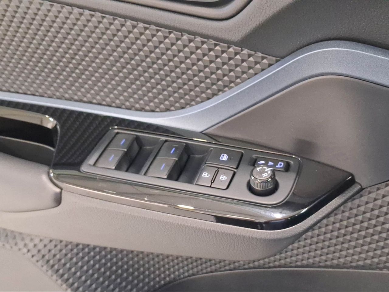 Toyota C-HR 1.8 125H Advance  - Foto 23