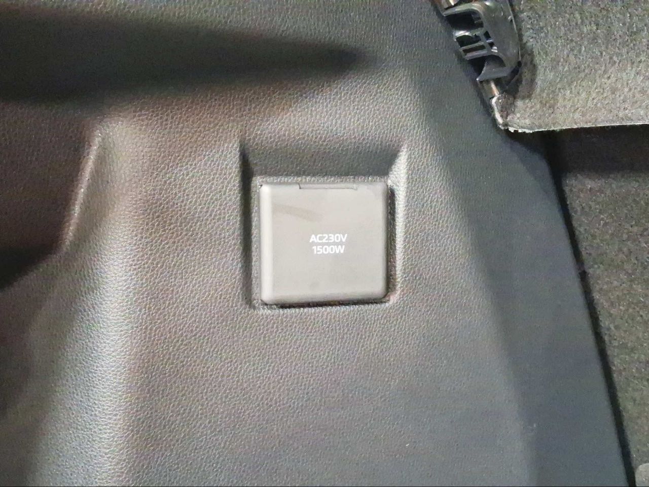 Toyota C-HR 2.0 220PH GR Sport  - Foto 23