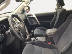 Toyota Land Cruiser 2.8 D-4D GX  - Foto 13