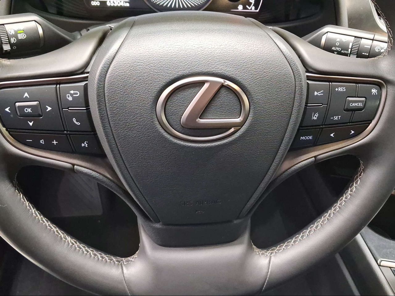 Lexus UX 2.0 250h Premium  - Foto 18