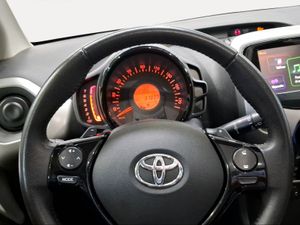 Toyota Aygo 1.0 70 x-sky x-shift  - Foto 14