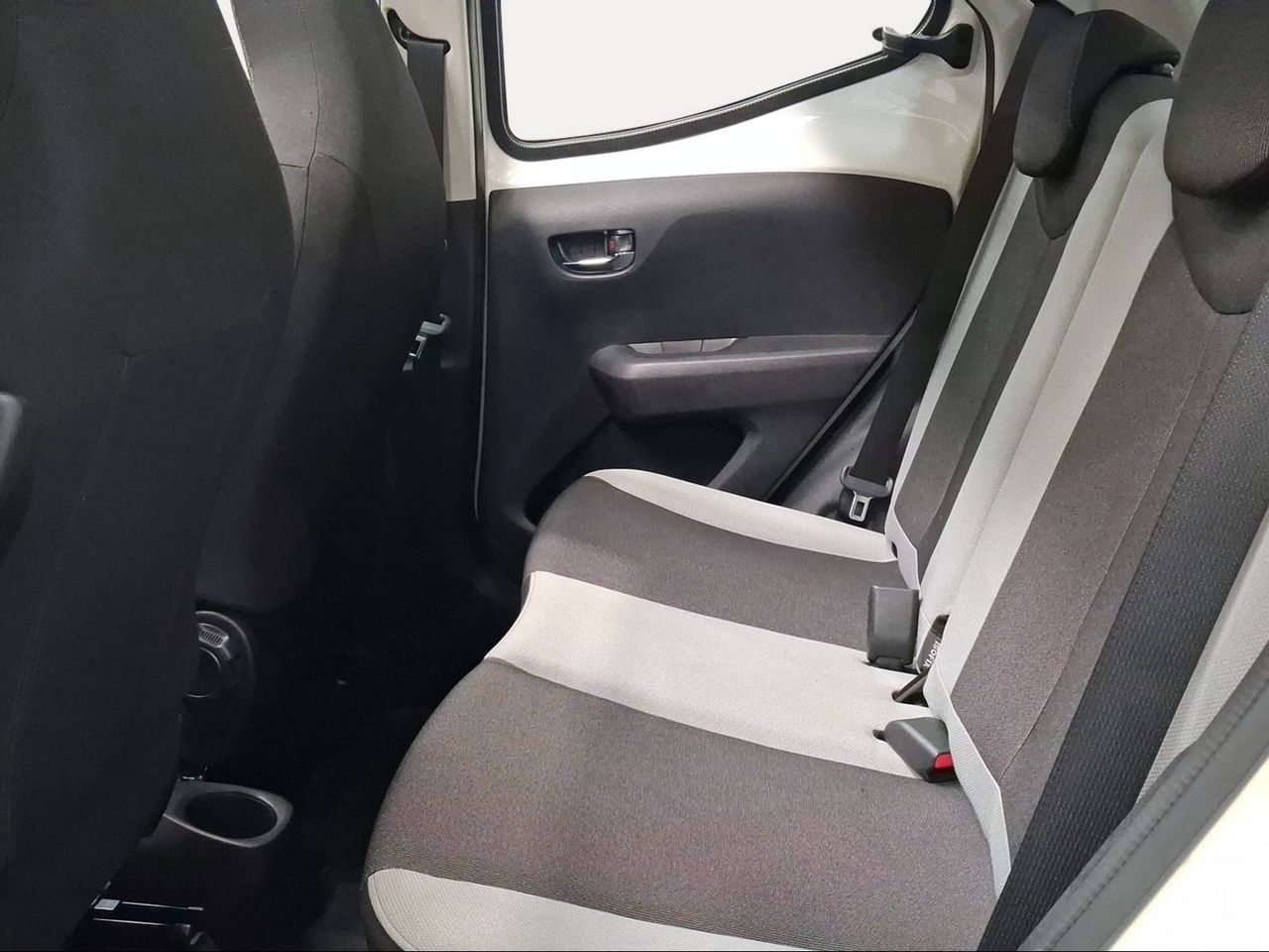 Toyota Aygo 1.0 70 x-sky x-shift  - Foto 12