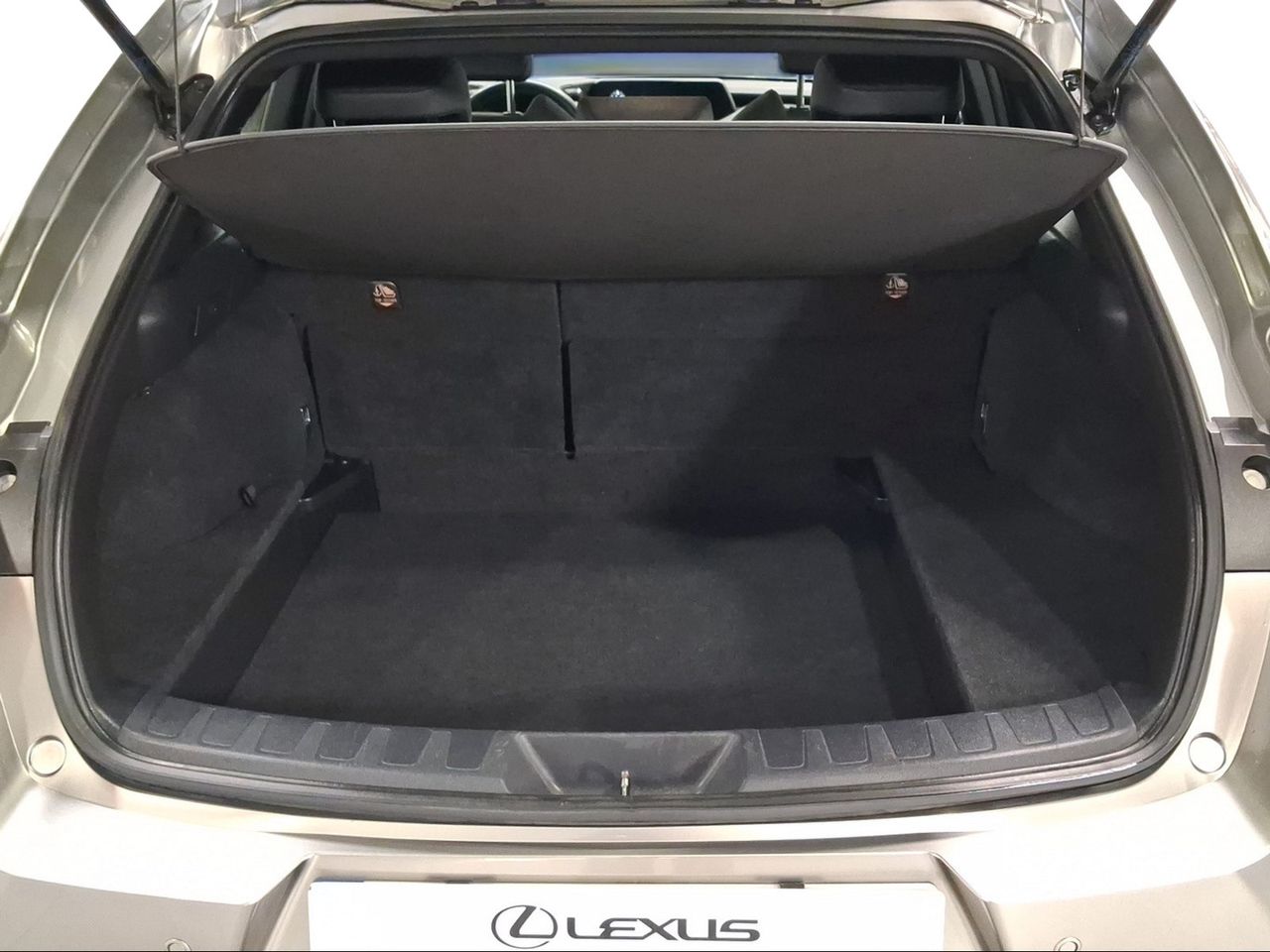 Lexus UX 2.0 250h Premium  - Foto 10