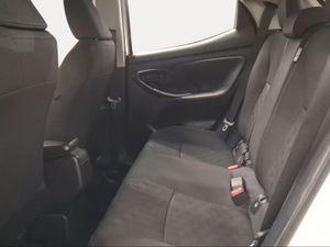 Toyota Yaris 1.5 120H Active Plus  - Foto 12