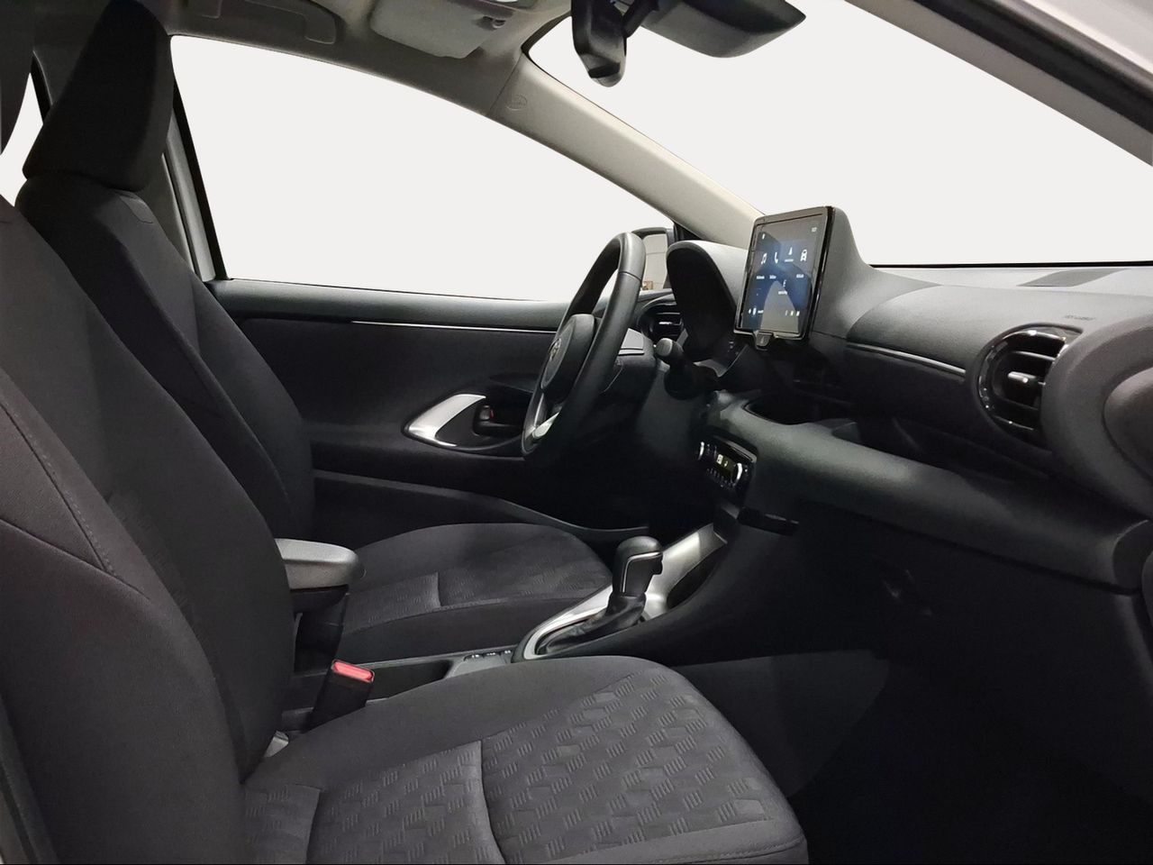 Toyota Yaris 1.5 120H Active Plus  - Foto 7