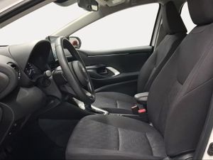 Toyota Yaris 1.5 120H Active Plus  - Foto 13