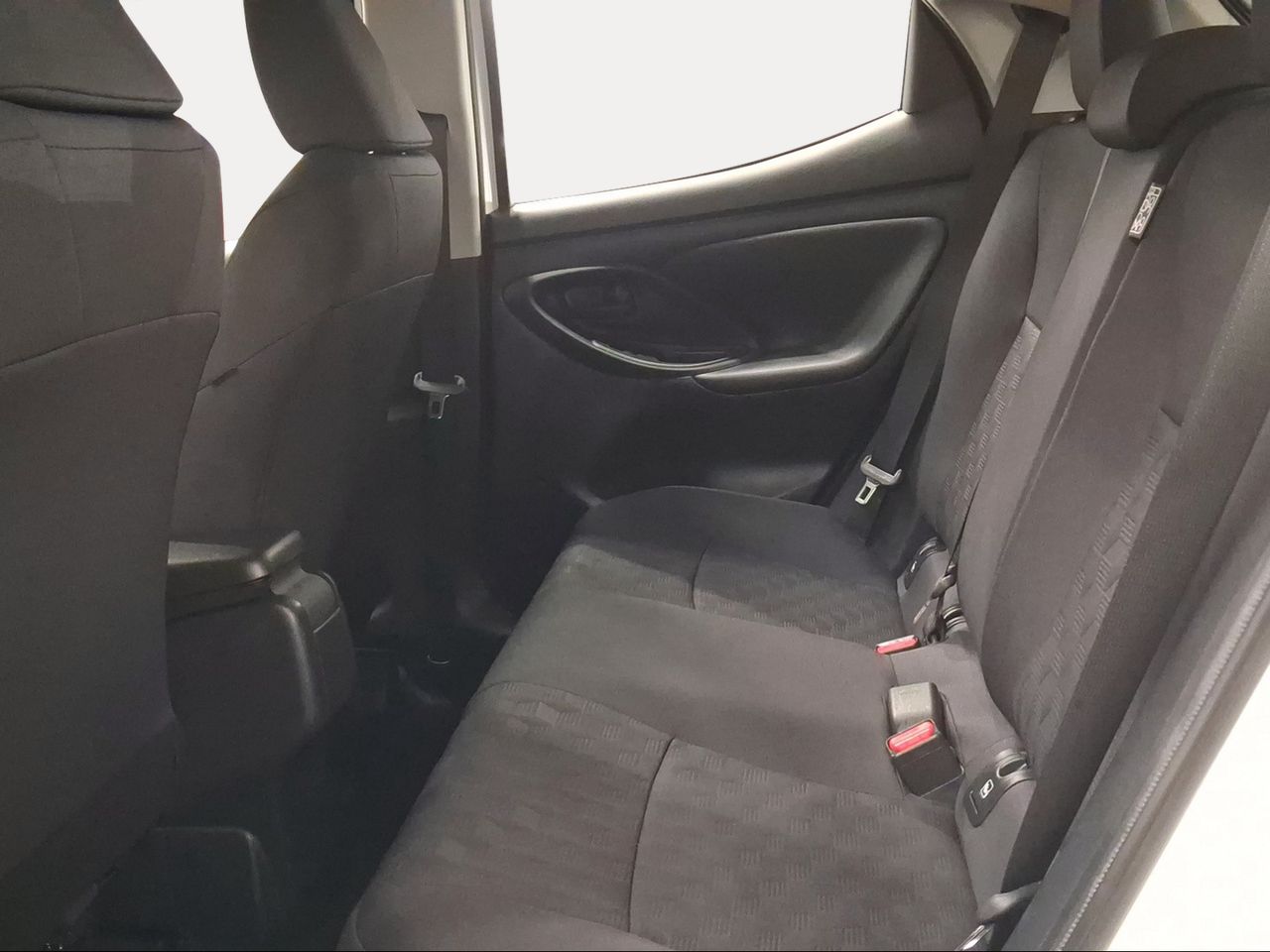 Toyota Yaris 1.5 120H Active Plus  - Foto 12