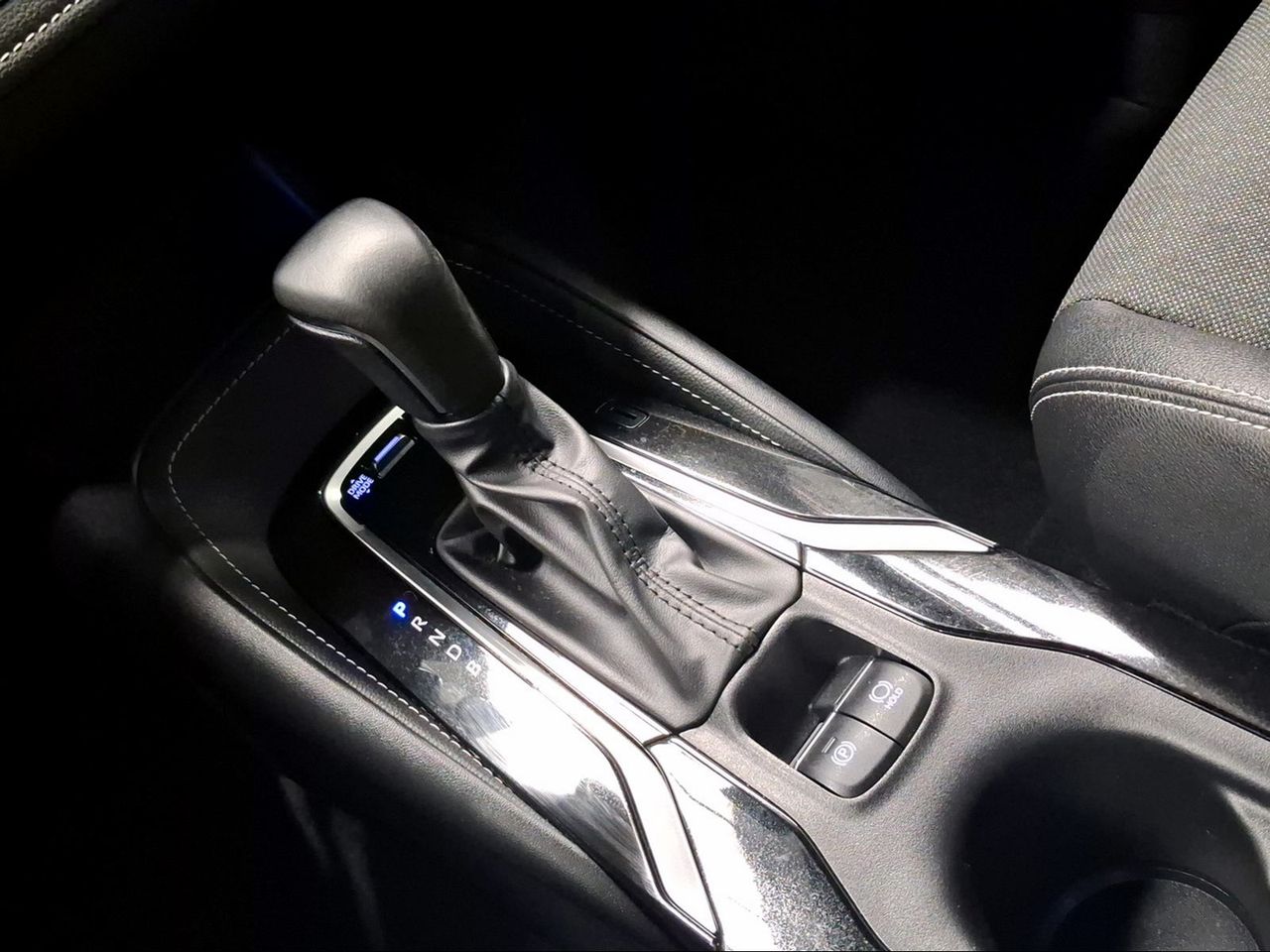 Toyota Corolla 1.8 125H STYLE E-CVT  - Foto 24