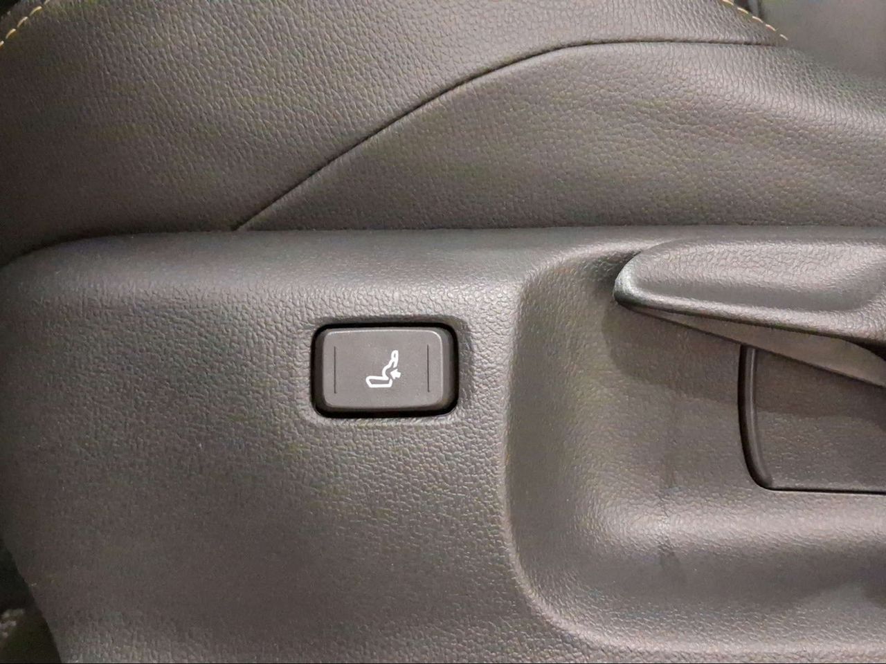 Toyota Yaris Cross 1.5 120H Premiere Edition  - Foto 25