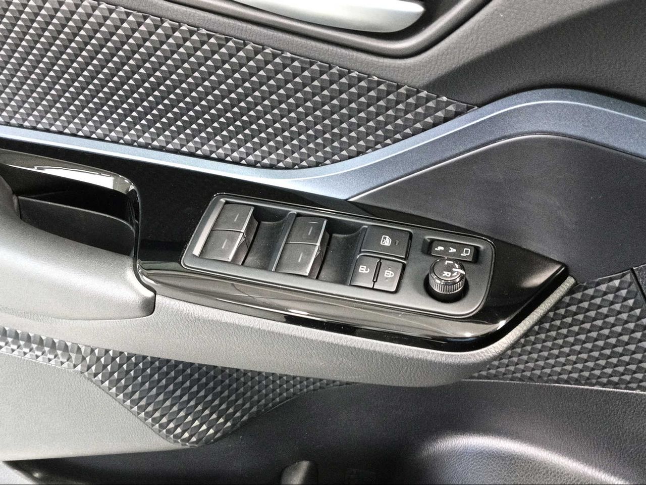 Toyota C-HR 1.8 125H Advance  - Foto 22