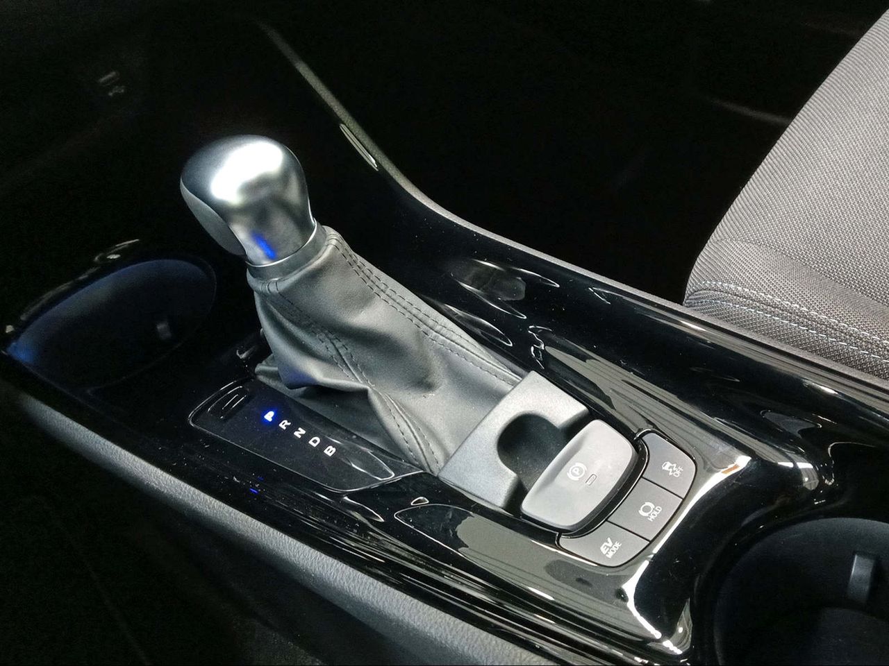 Toyota C-HR 1.8 125H Advance  - Foto 24