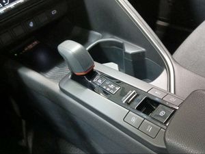 Toyota C-HR 2.0 220PH Advance  - Foto 24