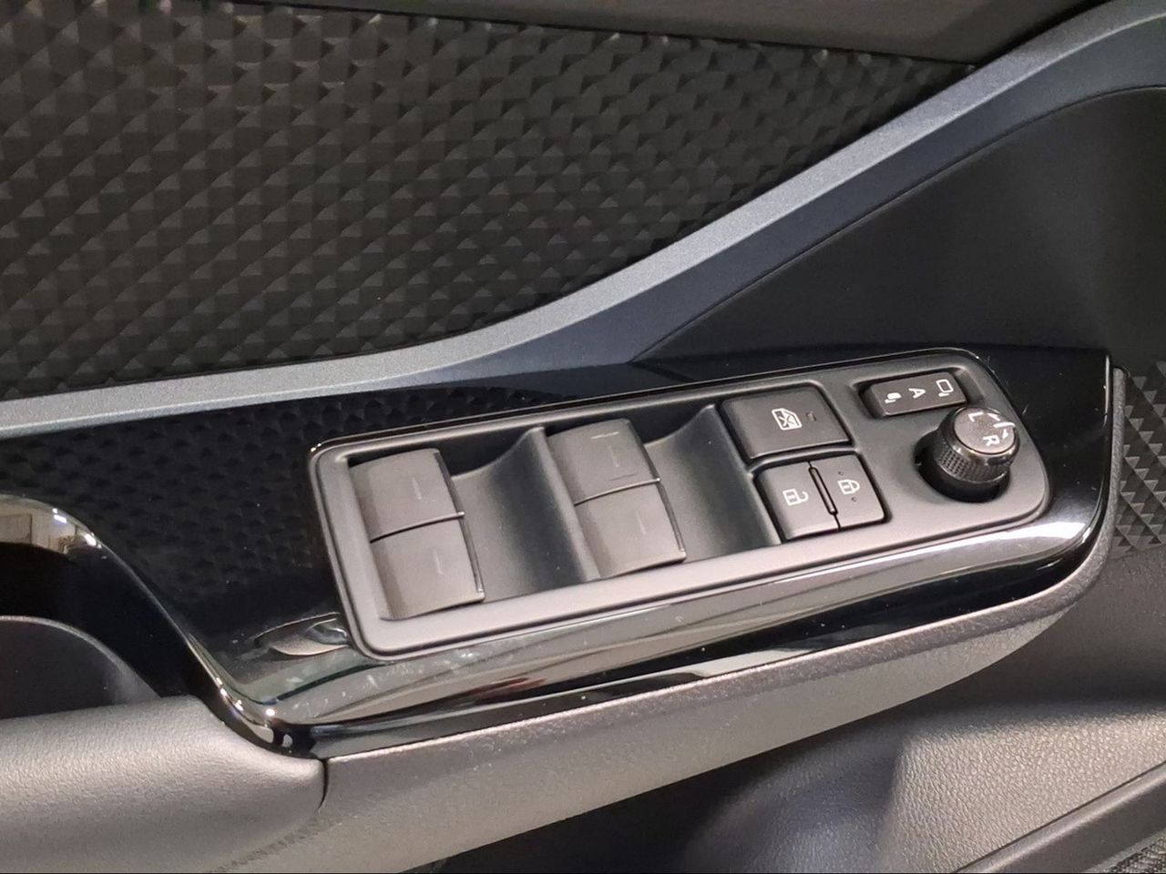 Toyota C-HR 1.8 125H Advance  - Foto 21