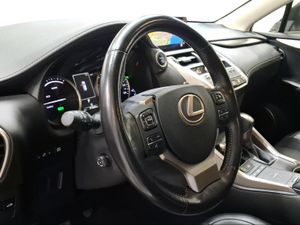 Lexus NX 2.5 300h Executive Navigation 4WD  - Foto 20