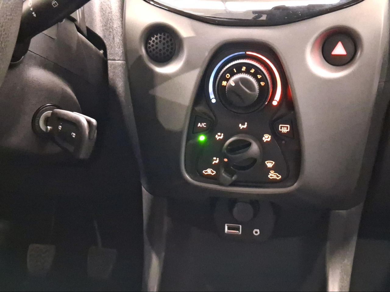 Toyota Aygo 1.0 70 x-play  - Foto 23