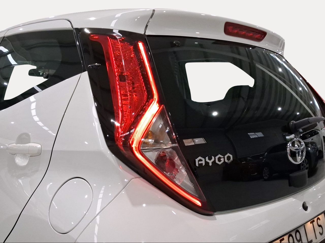 Toyota Aygo 1.0 70 x-play  - Foto 24