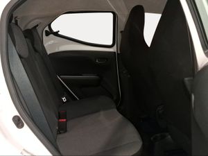 Toyota Aygo 1.0 70 x-play  - Foto 8