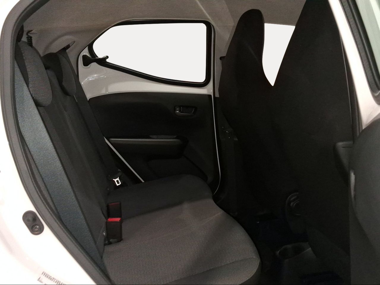 Toyota Aygo 1.0 70 x-play  - Foto 8