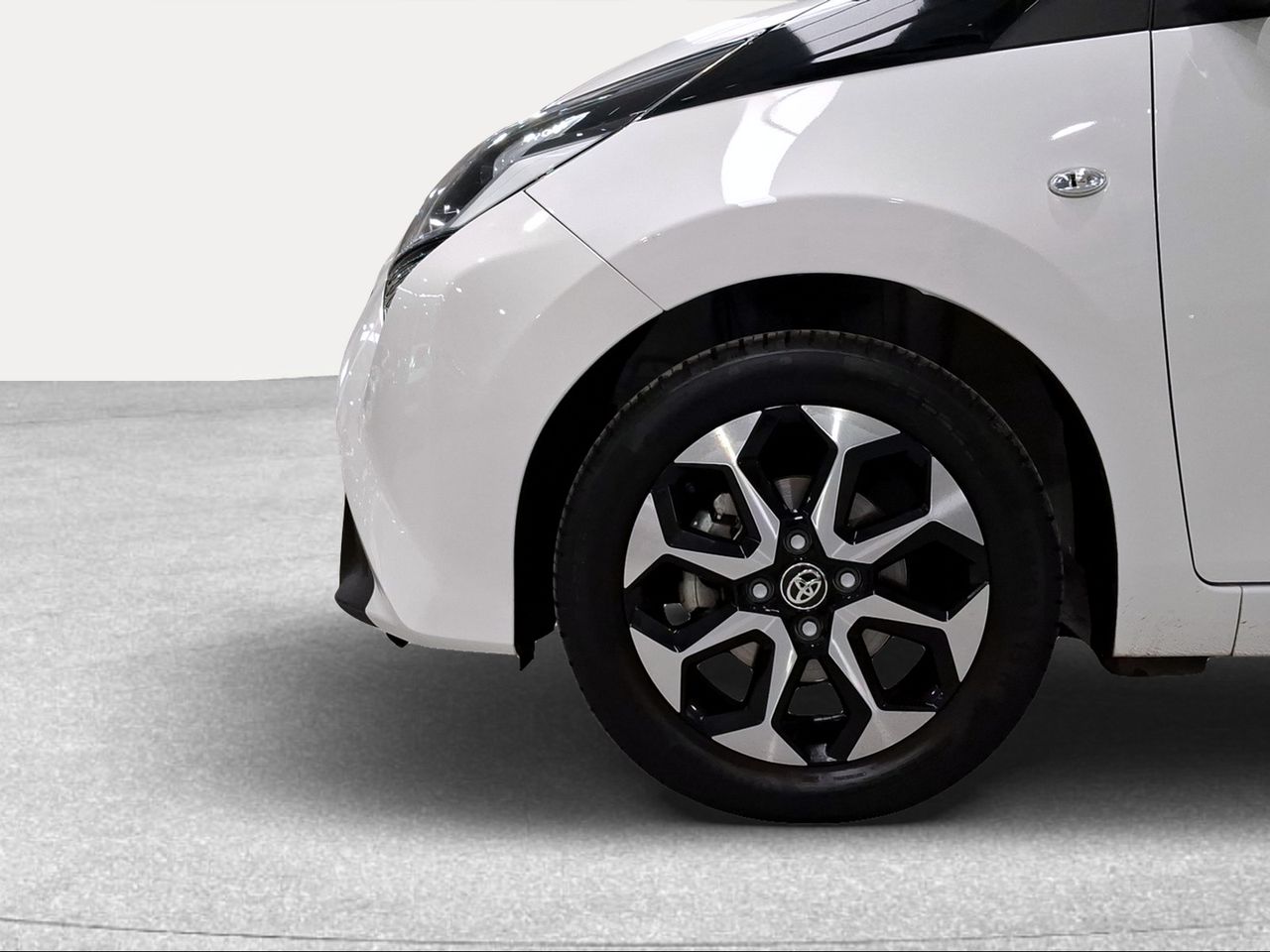 Toyota Aygo 1.0 70 x-play  - Foto 17