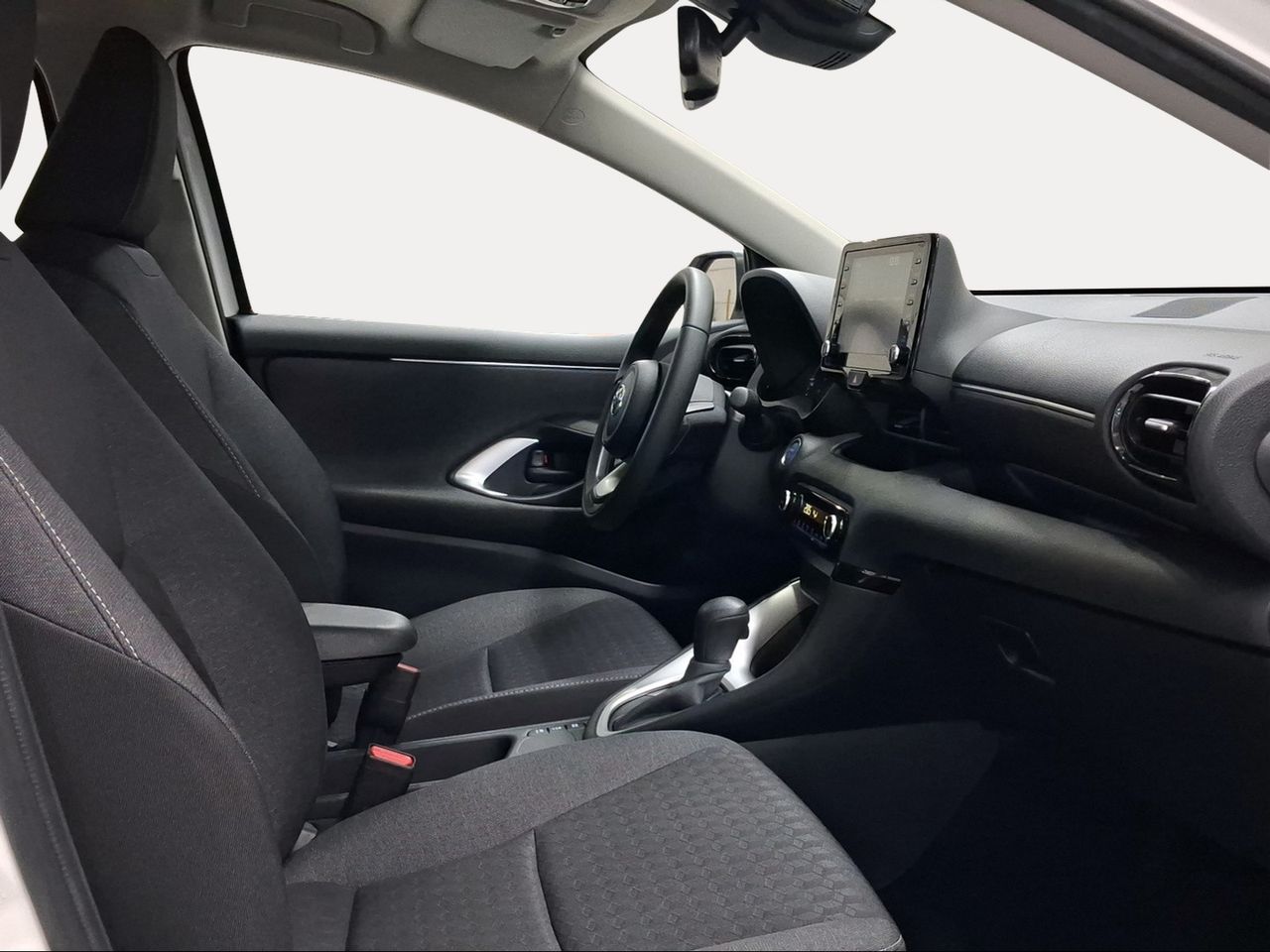 Toyota Yaris 1.5 120H Active Tech  - Foto 7