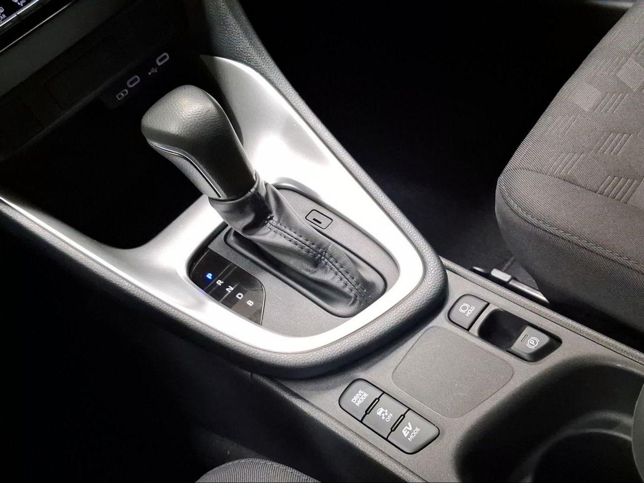 Toyota Yaris 1.5 120H Active Plus  - Foto 24