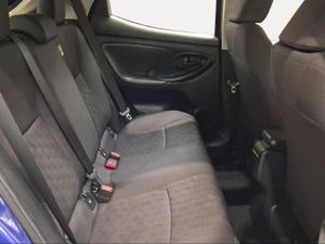 Toyota Yaris 1.5 120H Active Plus  - Foto 8