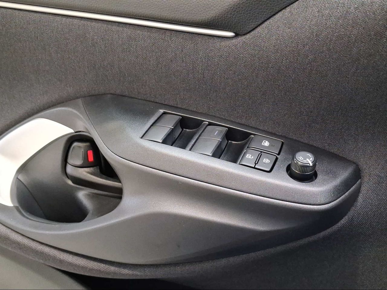 Toyota Yaris 1.5 120H Active Plus  - Foto 21