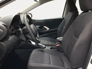 Toyota Yaris 1.5 120H Active Plus  - Foto 13