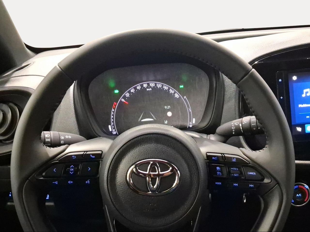 Toyota Aygo X Cross 1.0 VVT-I 72CV Play  - Foto 14