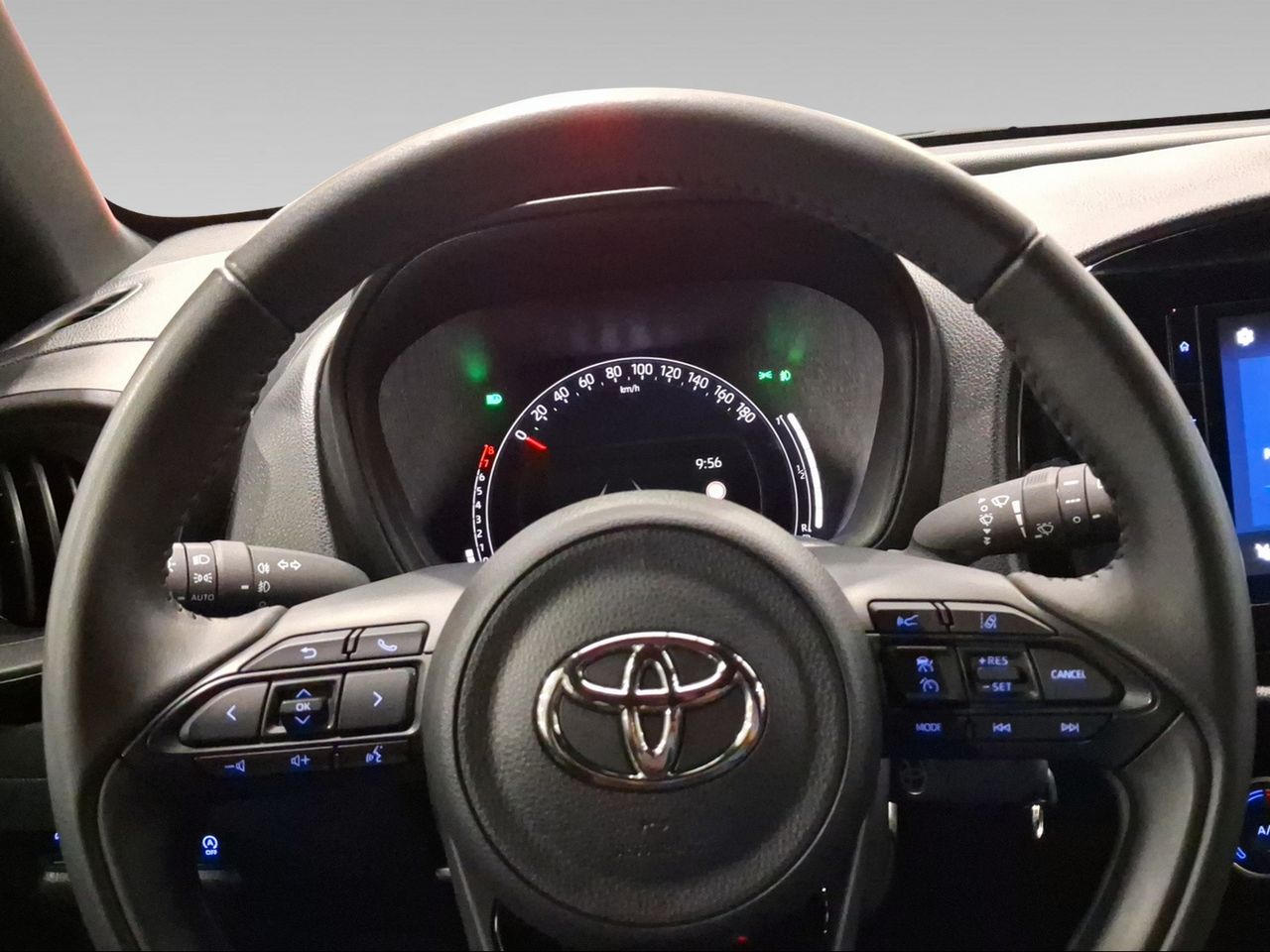 Toyota Aygo X Cross 1.0 VVT-I 72CV Play  - Foto 14