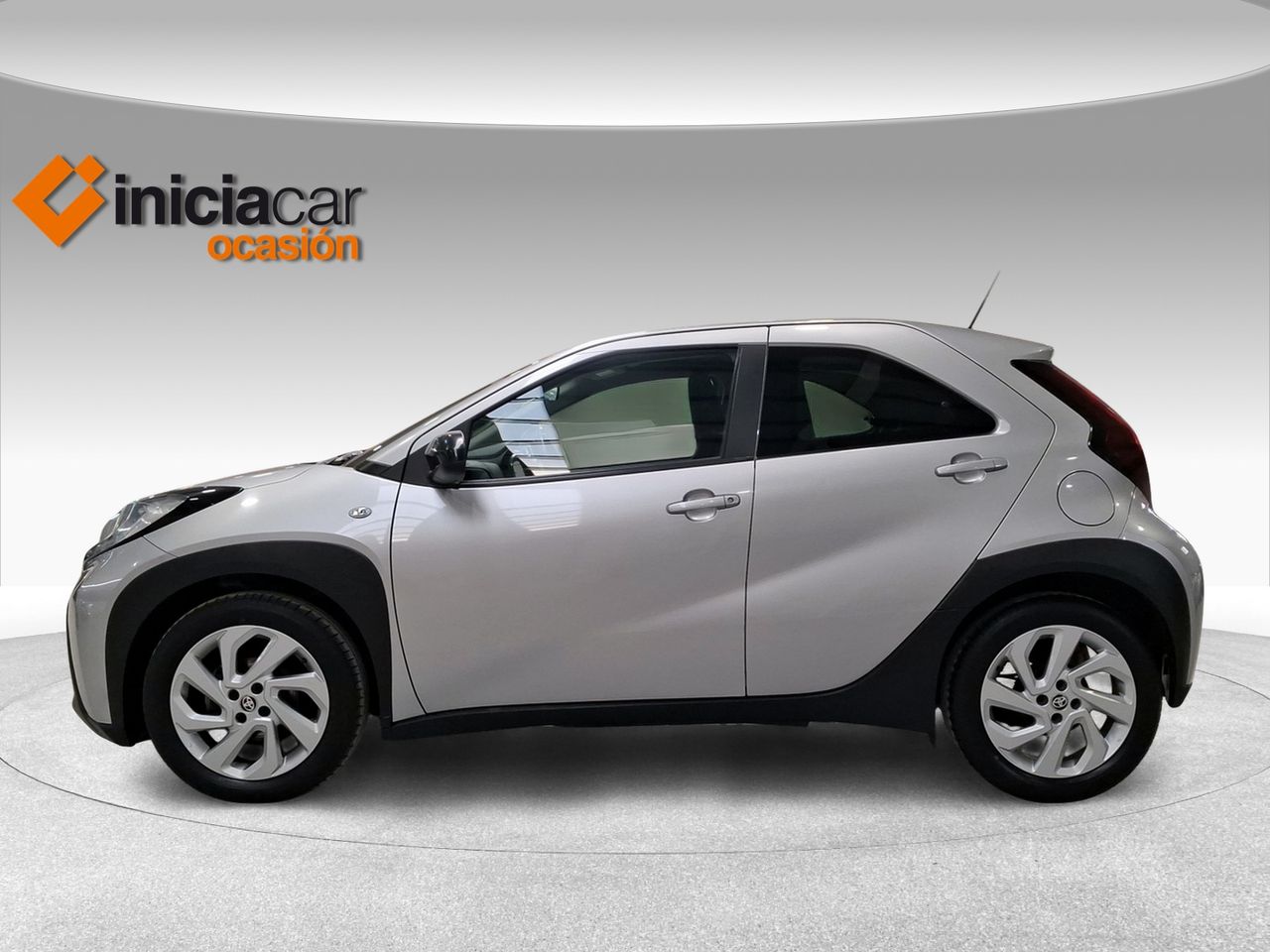 Toyota Aygo X Cross 1.0 VVT-I 72CV Play  - Foto 4