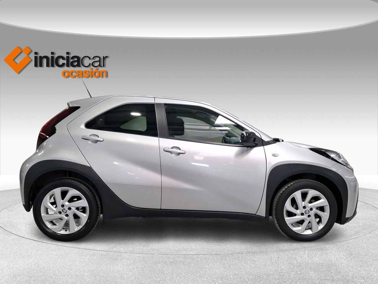 Toyota Aygo X Cross 1.0 VVT-I 72CV Play  - Foto 18