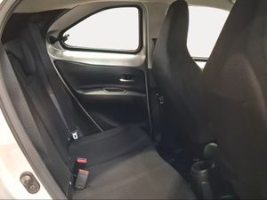 Toyota Aygo X Cross 1.0 VVT-I 72CV Play  - Foto 8