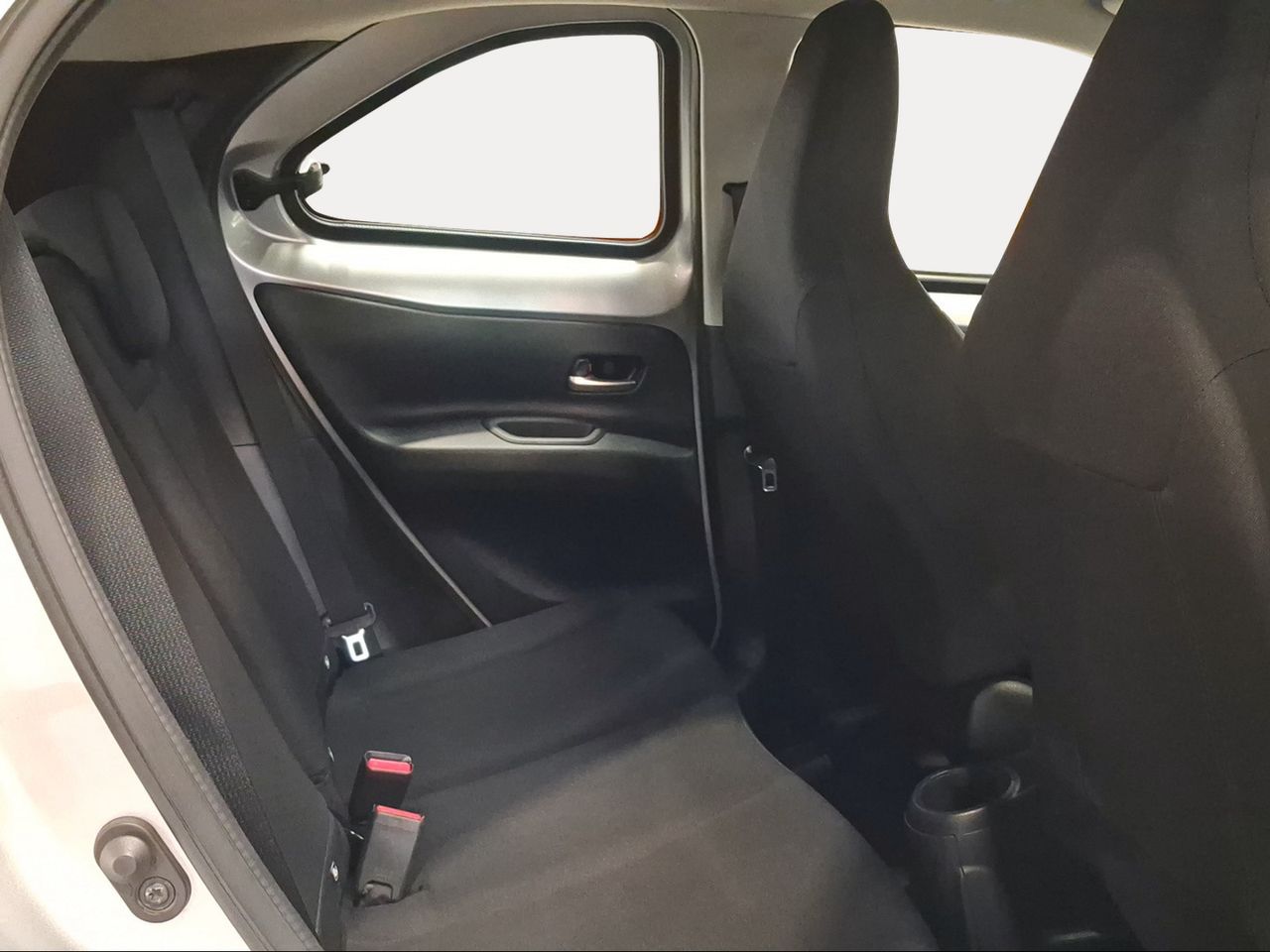 Toyota Aygo X Cross 1.0 VVT-I 72CV Play  - Foto 8