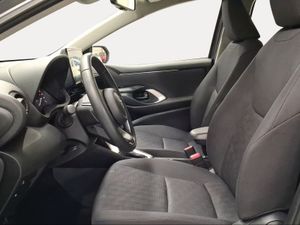 Toyota Yaris 1.5 120H Active Plus  - Foto 13