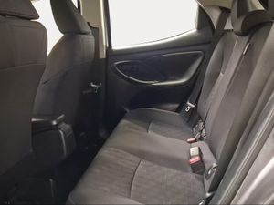 Toyota Yaris 1.5 120H Active Plus  - Foto 12