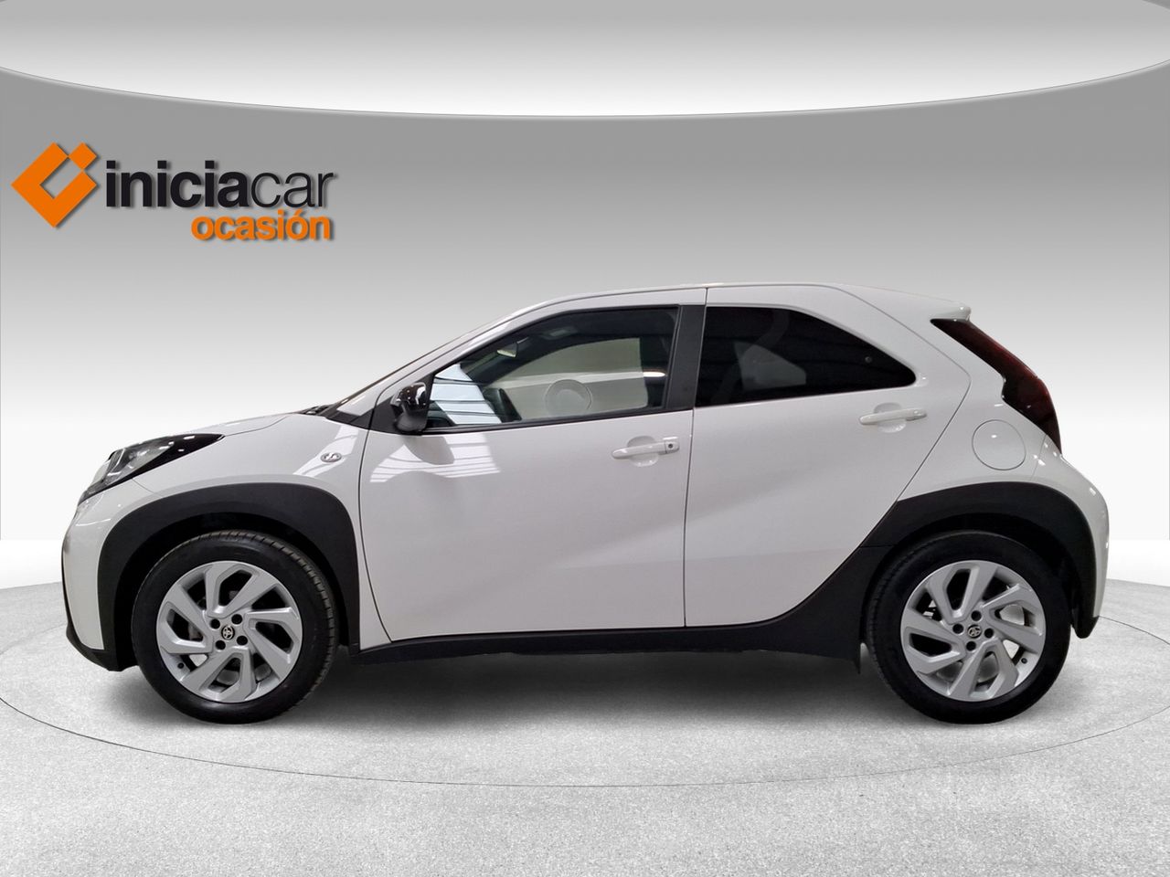 Toyota Aygo X Cross 1.0 VVT-I 72CV Play  - Foto 4