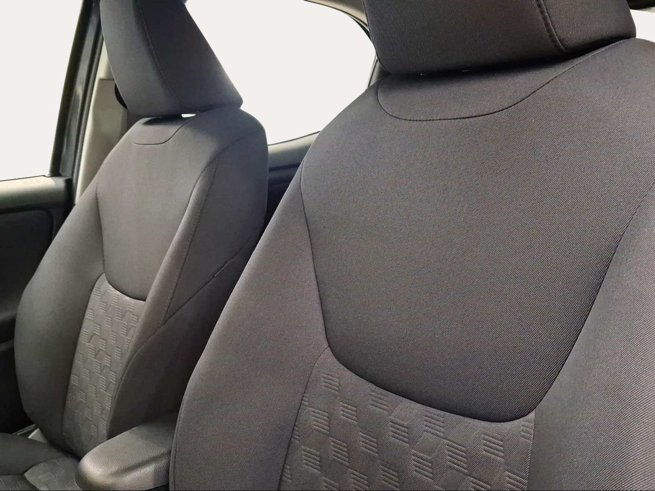 Toyota Yaris 1.5 120H Active Plus  - Foto 26