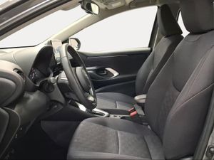 Toyota Yaris 1.5 120H Active Plus  - Foto 13