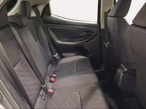 Toyota Yaris 1.5 120H Active Plus  - Foto 8