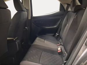 Toyota Yaris 1.5 120H Active Plus  - Foto 12