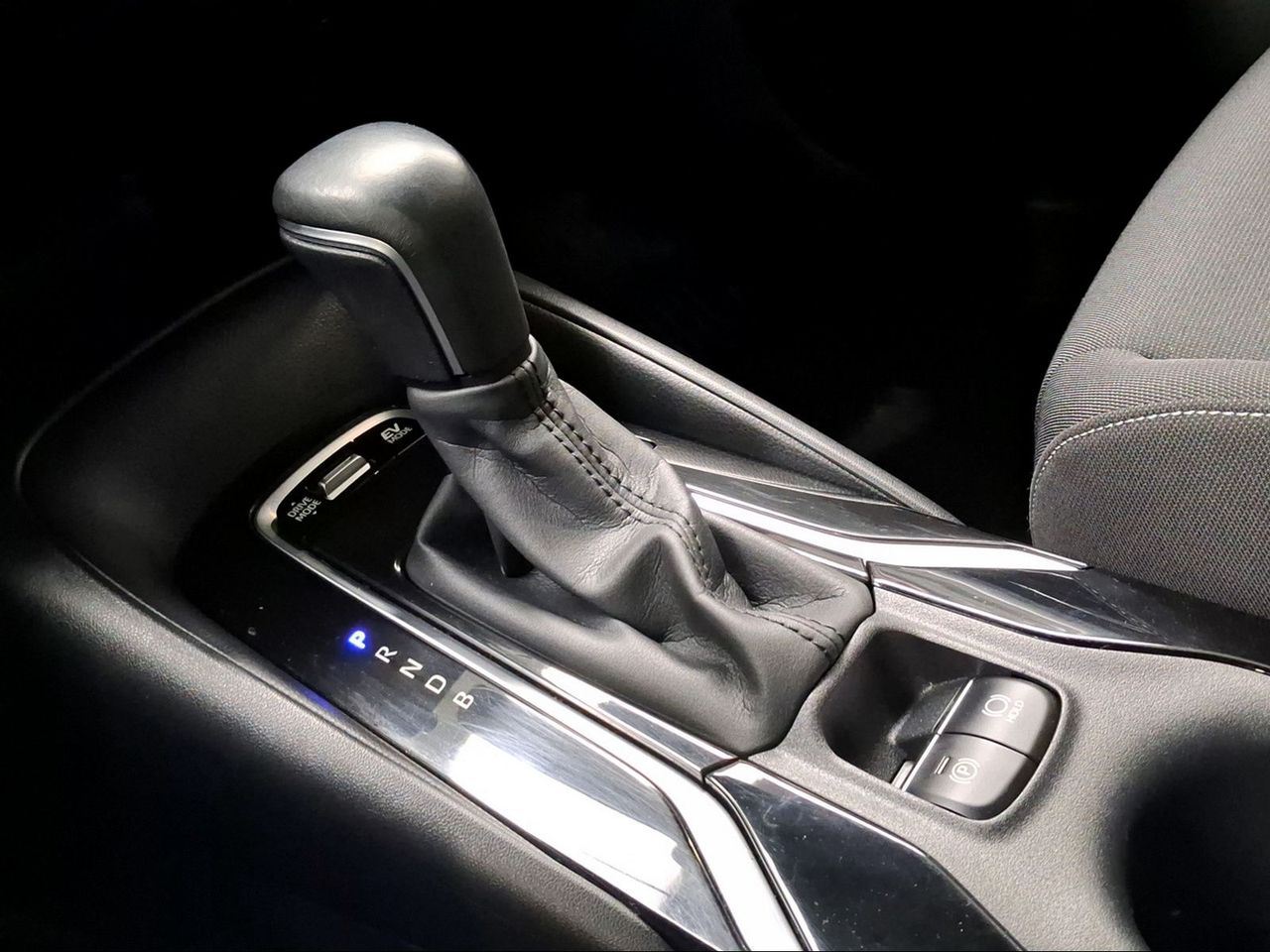 Toyota Corolla 1.8 125H ACTIVE TECH E-CVT  - Foto 24